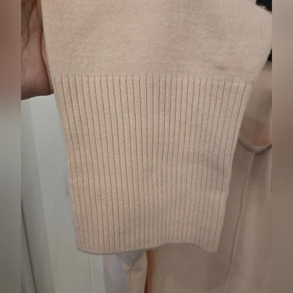 NWT XL Fench Connection Vneck Lightweight Long Sleeve Blush Pink Sweater - Picture 4 of 9